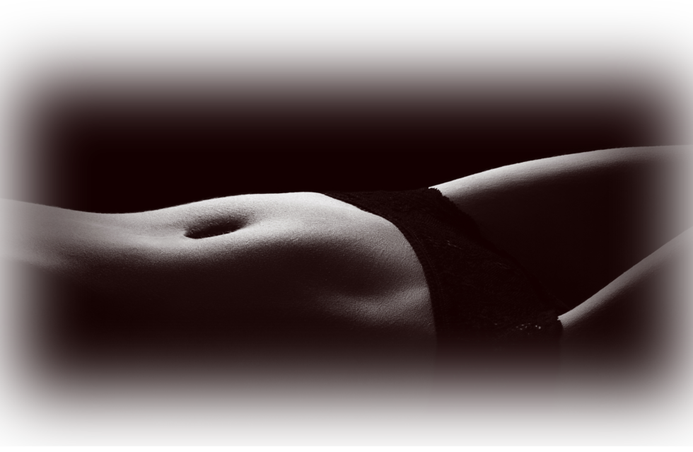Black-and-white editorial abdomen and body silhouette
